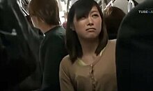 有毛的亚洲女朋友在公共场合被操了